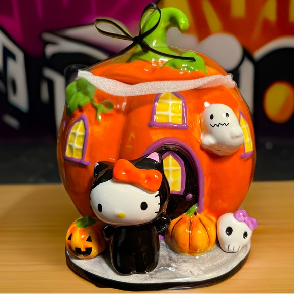 Hello Kitty Clearance Price is Firm! Blue Sky Design Halloween Pumpkin House - Picture 7 of 8